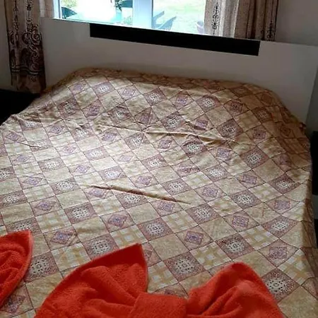 Самостоятелна Къща За Гости 