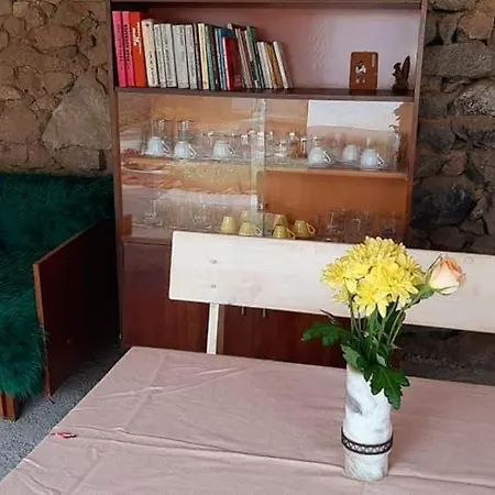 Самостоятелна Къща За Гости 
