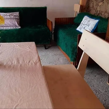 Самостоятелна Къща За Гости 