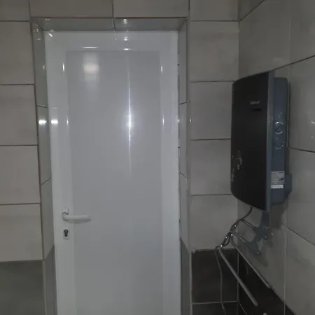 Самостоятелна Къща За Гости 
