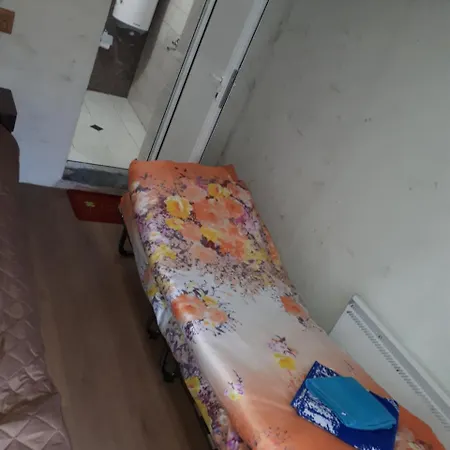 Самостоятелна Къща За Гости 
